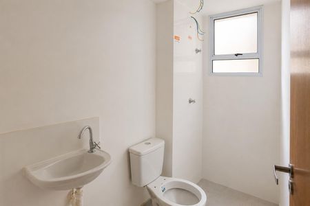 Banheiro de apartamento para alugar com 2 quartos, 42m² em Vila Mutirao, Goiânia