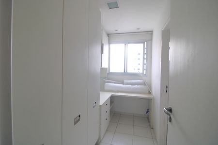 Área de serviço de apartamento para alugar com 3 quartos, 304m² em Vila Sofia, São Paulo