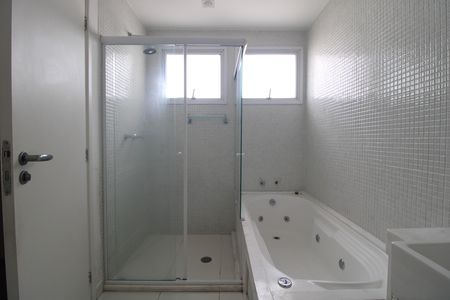 Apartamento à venda com 304m², 3 quartos e 4 vagasBanheiro da suíte 1