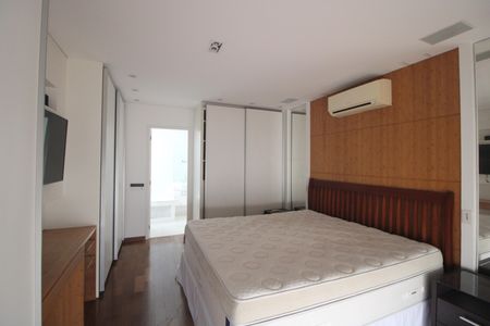 Apartamento à venda com 304m², 3 quartos e 4 vagasSuíte 1