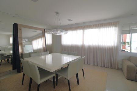 Apartamento à venda com 304m², 3 quartos e 4 vagasSala
