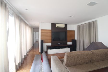 Apartamento à venda com 304m², 3 quartos e 4 vagasSala 2