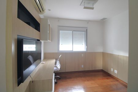 Apartamento à venda com 304m², 3 quartos e 4 vagasSuíte 2