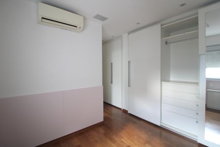 Apartamento à venda com 304m², 3 quartos e 4 vagasSuíte 3