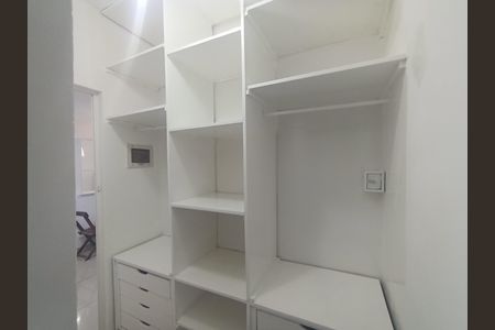 Studio para alugar com 42m², 1 quarto e sem vaga Studio para alugar com 42m², 1 quarto e sem vagaArmário