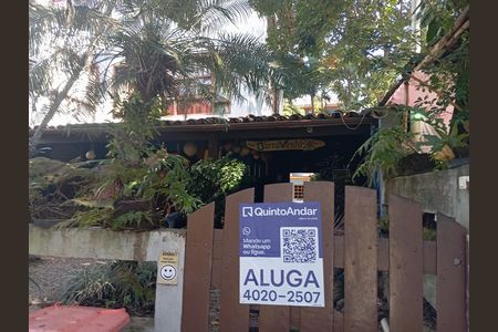 Studio para alugar com 42m², 1 quarto e sem vaga Studio para alugar com 42m², 1 quarto e sem vagaFachada e placa