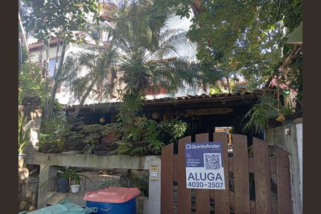 Fachada e placa de kitnet/studio para alugar com 1 quarto, 42m² em Barra da Tijuca, Rio de Janeiro