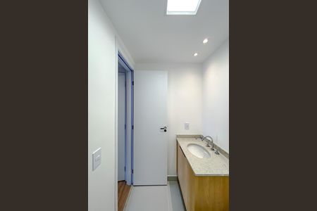 Apartamento para alugar com 75m², 2 quartos e 1 vaga Apartamento para alugar com 75m², 2 quartos e 1 vagaBanheiro da Suíte