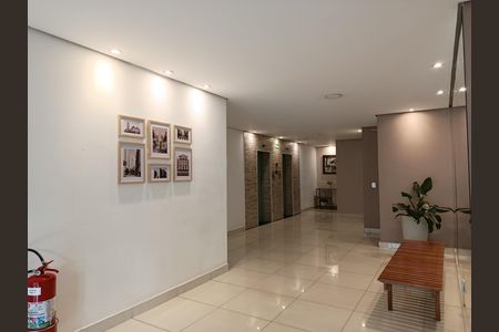 Hall social de apartamento para alugar com 2 quartos, 50m² em Pinheiros, São Paulo