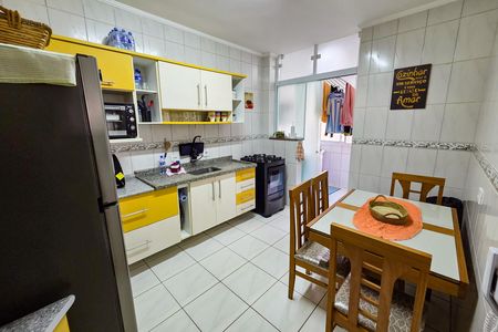 Cozinha de apartamento para alugar com 3 quartos, 117m² em Vila Tupi, Praia Grande