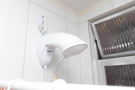 Banheiro de apartamento à venda com 2 quartos, 50m² em Cavalhada, Porto Alegre