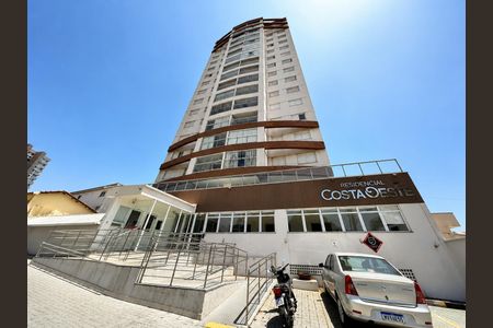 Apartamento para alugar com 67m², 2 quartos e 1 vaga Apartamento para alugar com 67m², 2 quartos e 1 vagaFachada