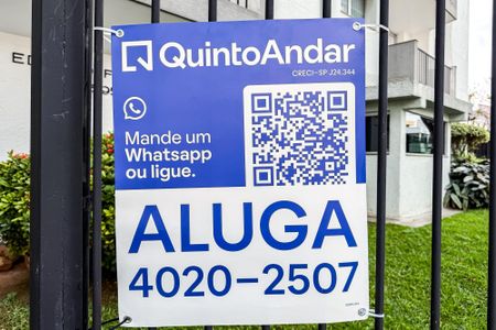 Placa de apartamento para alugar com 2 quartos, 57m² em Vila Bertioga, São Paulo