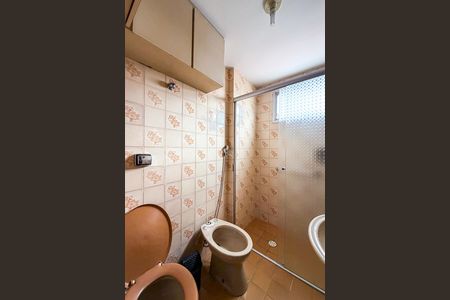 Banheiro de apartamento para alugar com 2 quartos, 57m² em Vila Bertioga, São Paulo