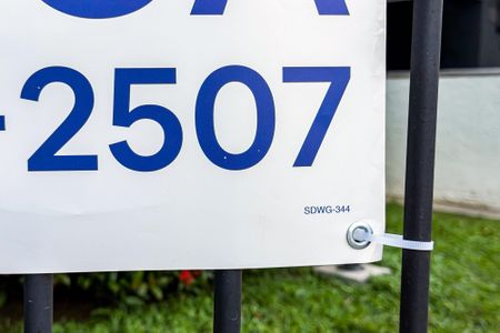 Placa de apartamento para alugar com 2 quartos, 57m² em Vila Bertioga, São Paulo