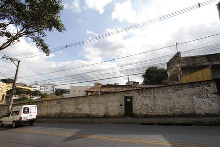 Fachada de casa para alugar com 3 quartos, 297m² em Salgado Filho, Belo Horizonte