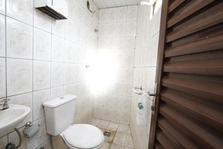 Banheiro de serviço de casa para alugar com 3 quartos, 297m² em Salgado Filho, Belo Horizonte