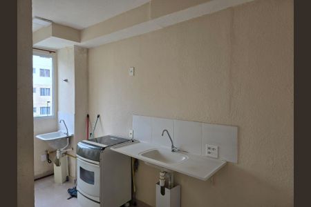 Cozinha e Área de Serviço de apartamento para alugar com 2 quartos, 46m² em Jardim Iv Centenario, Guarulhos