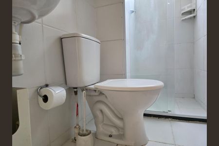 Banheiro Social de apartamento para alugar com 2 quartos, 46m² em Jardim Iv Centenario, Guarulhos