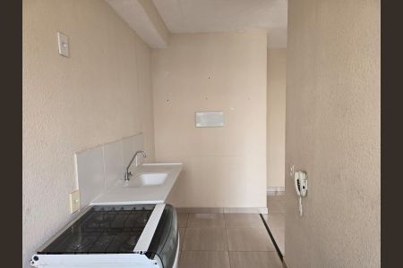 Cozinha e Área de Serviço de apartamento para alugar com 2 quartos, 46m² em Jardim Iv Centenario, Guarulhos