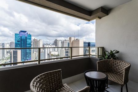 Varanda de kitnet/studio para alugar com 1 quarto, 32m² em Indianópolis, São Paulo