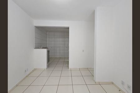 Casa para alugar com 60m², 2 quartos e sem vaga Casa para alugar com 60m², 2 quartos e sem vagaSala