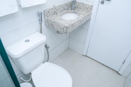 Banheiro de apartamento para alugar com 1 quarto, 37m² em Posse, Nova Iguaçu