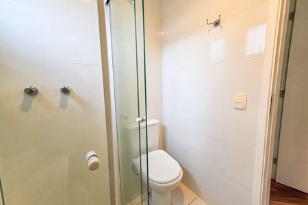 Apartamento à venda com 69m², 2 quartos e 2 vagas Apartamento à venda com 69m², 2 quartos e 2 vagasBanheiro da suíte