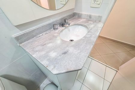 Apartamento à venda com 69m², 2 quartos e 2 vagas Apartamento à venda com 69m², 2 quartos e 2 vagasBanheiro social