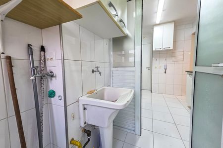 Apartamento à venda com 69m², 2 quartos e 2 vagas Apartamento à venda com 69m², 2 quartos e 2 vagasÁrea de serviço
