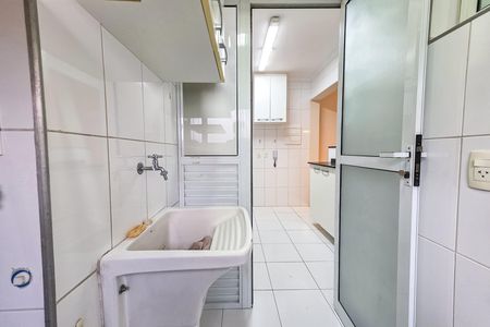 Apartamento à venda com 69m², 2 quartos e 2 vagas Apartamento à venda com 69m², 2 quartos e 2 vagasÁrea de serviço