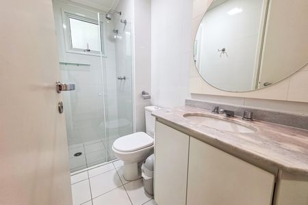 Apartamento à venda com 69m², 2 quartos e 2 vagas Apartamento à venda com 69m², 2 quartos e 2 vagasBanheiro social