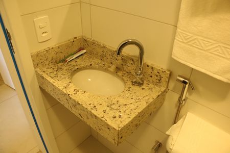 Banheiro - torneira de kitnet/studio para alugar com 1 quarto, 22m² em Posse, Nova Iguaçu