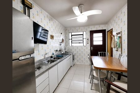 Cozinha de casa à venda com 3 quartos, 200m² em Jardim do Salso, Porto Alegre
