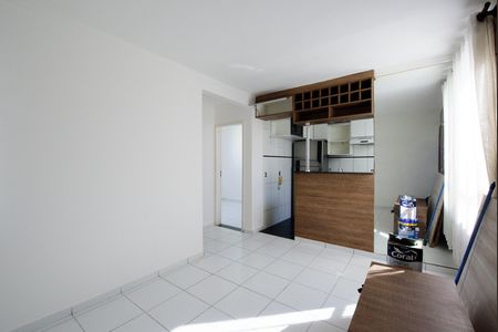 Sala de apartamento para alugar com 2 quartos, 45m² em Camargos, Belo Horizonte