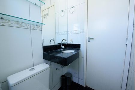 Apartamento para alugar com 45m², 2 quartos e 1 vaga Apartamento para alugar com 45m², 2 quartos e 1 vagaBanheiro