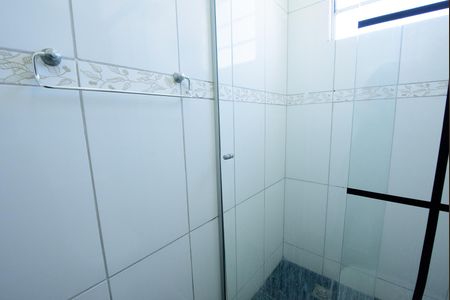 Banheiro de apartamento para alugar com 2 quartos, 45m² em Camargos, Belo Horizonte