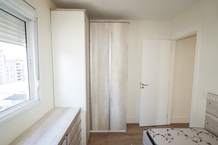 Quarto 1 de apartamento para alugar com 2 quartos, 69m² em Passo D’areia, Porto Alegre