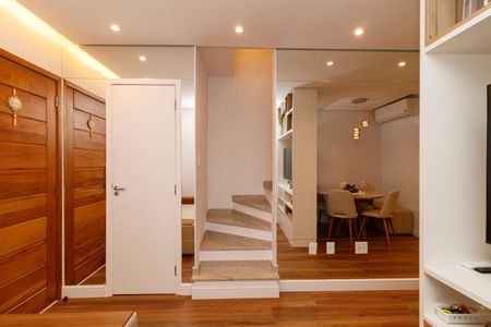 Casa de condomínio à venda com 89m², 2 quartos e 2 vagas Casa de condomínio à venda com 89m², 2 quartos e 2 vagasSala