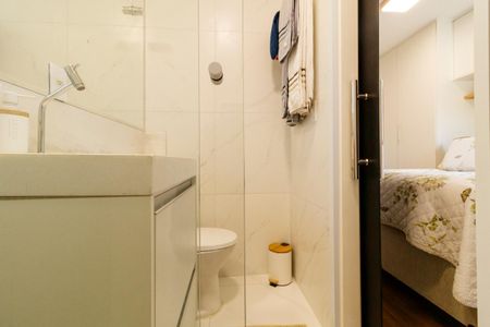 Casa de condomínio à venda com 89m², 2 quartos e 2 vagas Casa de condomínio à venda com 89m², 2 quartos e 2 vagasBanheiro da Suíte