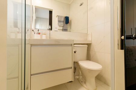 Casa de condomínio à venda com 89m², 2 quartos e 2 vagas Casa de condomínio à venda com 89m², 2 quartos e 2 vagasBanheiro da Suíte