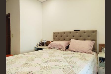 Casa para alugar com 160m², 3 quartos e 3 vagas Casa para alugar com 160m², 3 quartos e 3 vagasQuarto 2