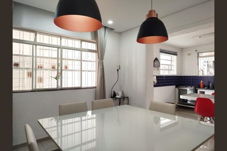 Casa para alugar com 160m², 3 quartos e 3 vagas Casa para alugar com 160m², 3 quartos e 3 vagasSala de jantar