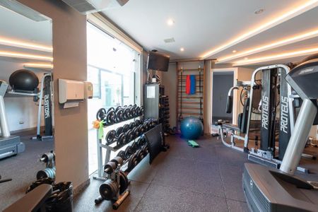 Apartamento à venda com 208m², 4 quartos e 4 vagas Apartamento à venda com 208m², 4 quartos e 4 vagasÁrea comum - Academia