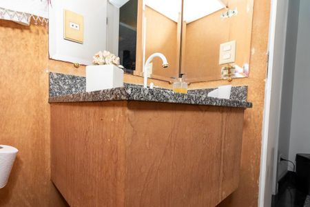Apartamento à venda com 208m², 4 quartos e 4 vagas Apartamento à venda com 208m², 4 quartos e 4 vagasLavabo
