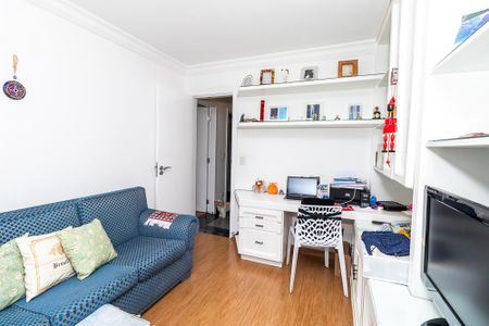 Apartamento à venda com 208m², 4 quartos e 4 vagas Apartamento à venda com 208m², 4 quartos e 4 vagasEscritório