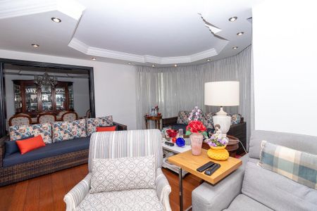 Apartamento à venda com 208m², 4 quartos e 4 vagas Apartamento à venda com 208m², 4 quartos e 4 vagasSala