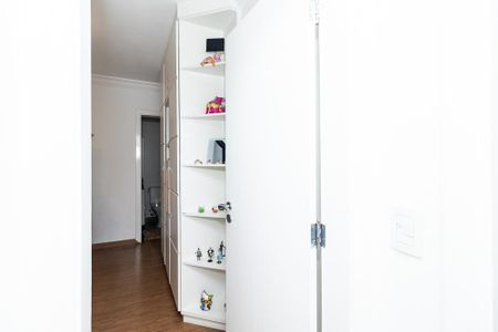 Apartamento à venda com 208m², 4 quartos e 4 vagas Apartamento à venda com 208m², 4 quartos e 4 vagasSuíte 2
