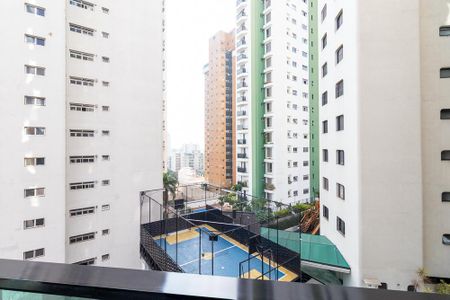 Apartamento à venda com 208m², 4 quartos e 4 vagas Apartamento à venda com 208m², 4 quartos e 4 vagasSuíte 3 - sacada