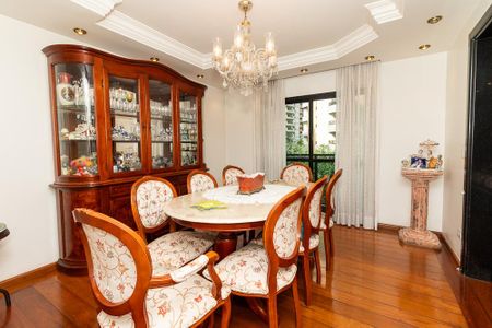 Apartamento à venda com 208m², 4 quartos e 4 vagas Apartamento à venda com 208m², 4 quartos e 4 vagasSala de Jantar